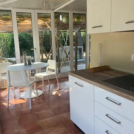 Indipendenti Con Giardino Privato Per Famiglie E Cani Sterlizia 2 Hébergement de vacances *